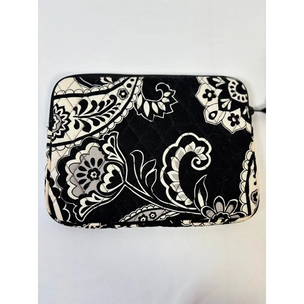 Vera Bradley Quilted Black White Paisley Floral Tech Cosmetic Pouch 9x6 Case